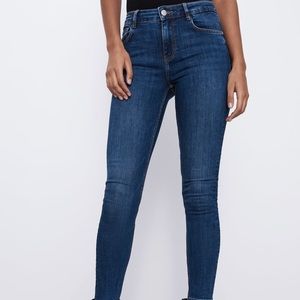 Zara mid rise sculpt skinny jeans